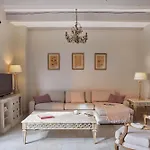 Hotel Chateau St Pierre De Serjac 4*