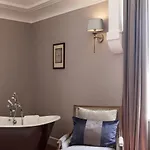 Chateau St Pierre De Serjac 호텔 Puissalicon