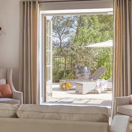 Chateau St Pierre De Serjac