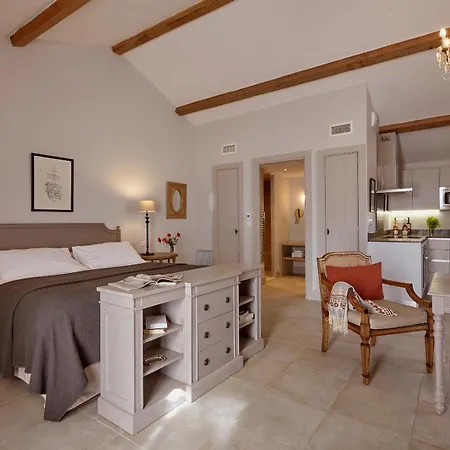 Chateau St Pierre De Serjac فندق 4*