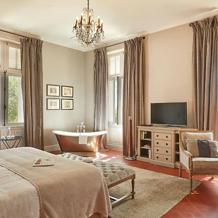 Hotel Château St Pierre De Serjac 4*