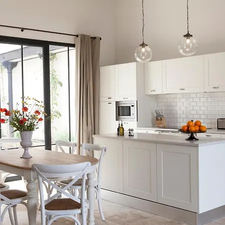 Chateau St Pierre De Serjac فندق