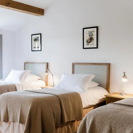 Otel Chateau St Pierre De Serjac Puissalicon