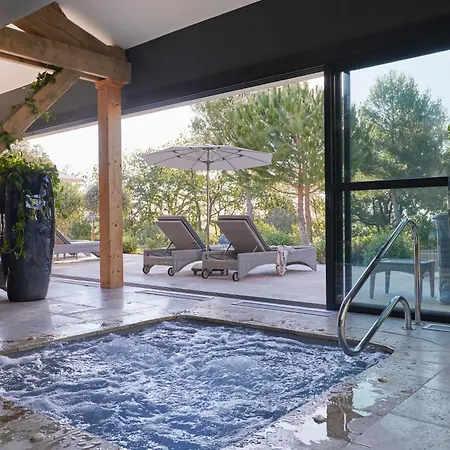 فندق Chateau St Pierre De Serjac 4*