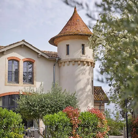 Chateau St Pierre De Serjac 4* Puissalicon