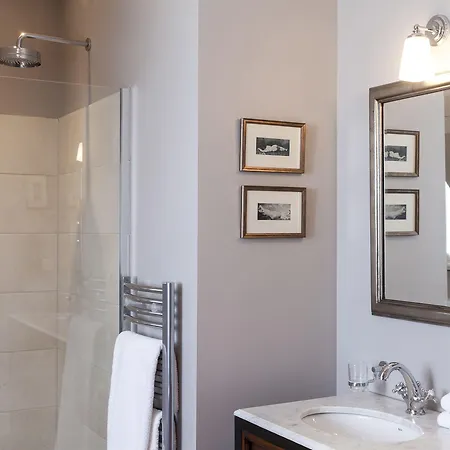 Château St Pierre De Serjac