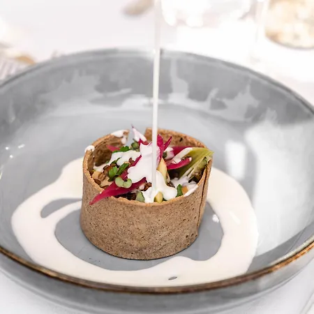 Château St Pierre De Serjac Puissalicon