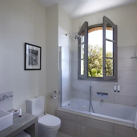 Château St Pierre De Serjac Puissalicon