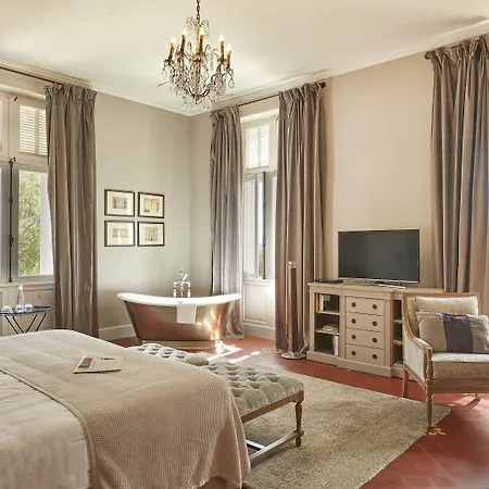 Chateau St Pierre De Serjac فندق 4*