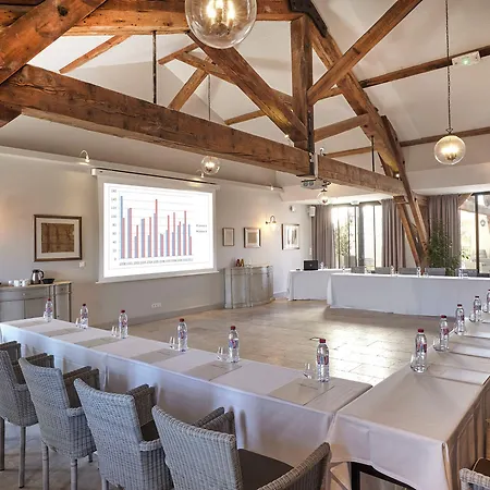 Chateau St Pierre De Serjac 4* Puissalicon