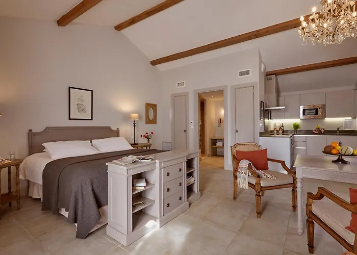 Chateau St Pierre De Serjac Hotel 4*