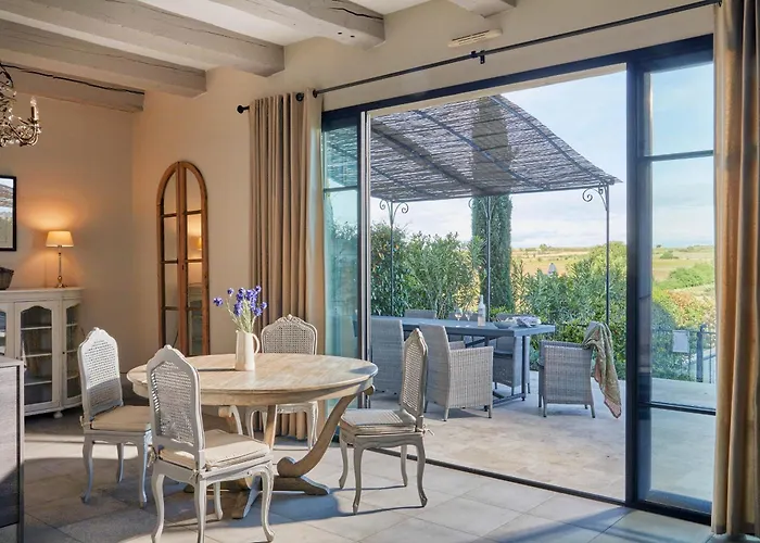 Château St Pierre De Serjac 4* Puissalicon