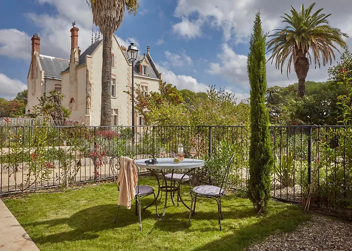 Hotel Château St Pierre De Serjac 4*