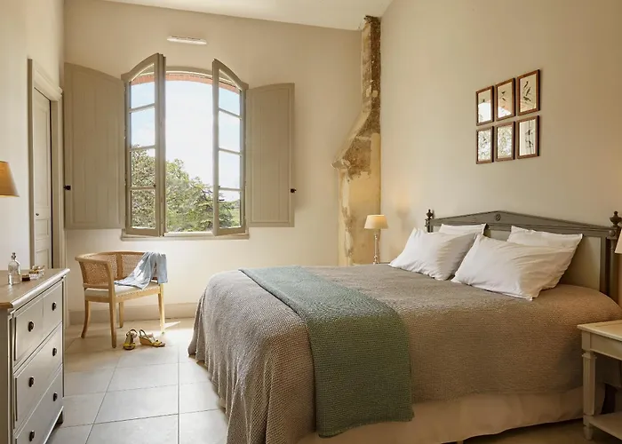 Hotel Château St Pierre De Serjac Puissalicon