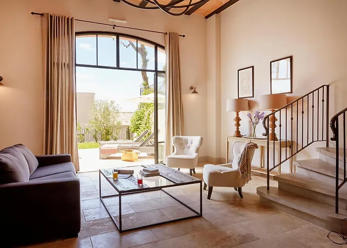 Chateau St Pierre De Serjac 4*