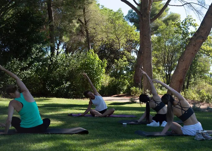 Hotel Chateau St Pierre De Serjac