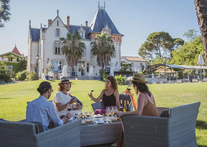 Hotel Château St Pierre De Serjac Puissalicon