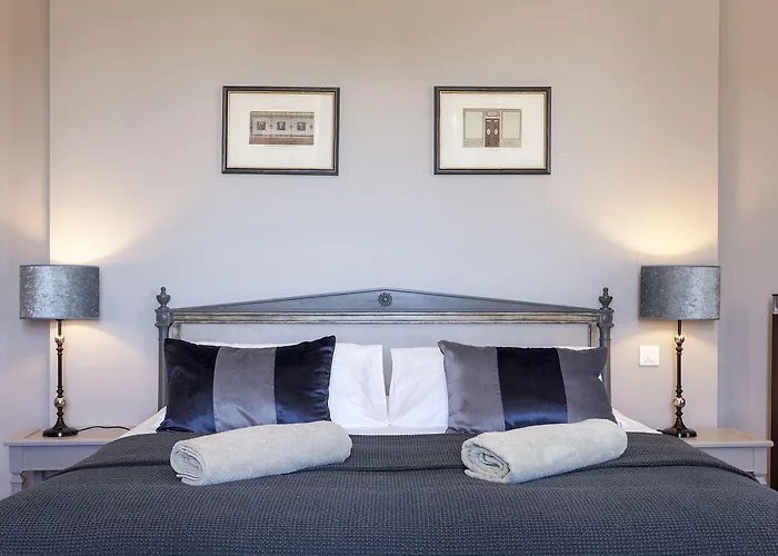 Chateau St Pierre De Serjac 4*