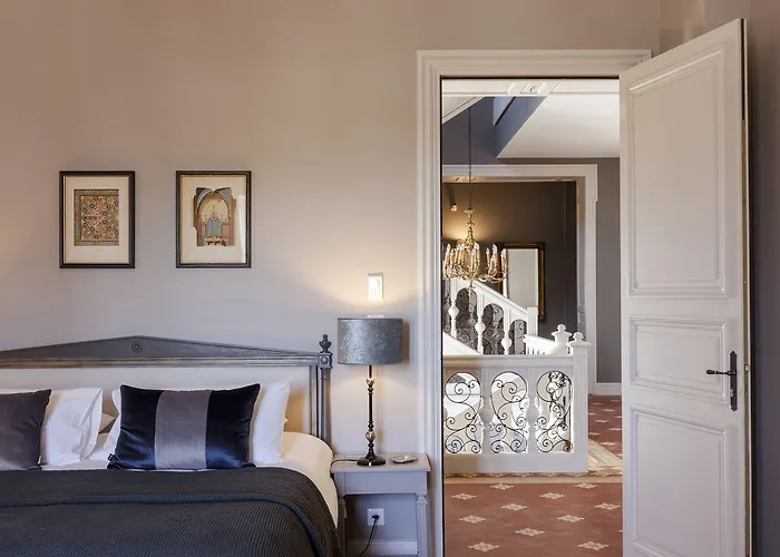 Château St Pierre De Serjac 4* Puissalicon