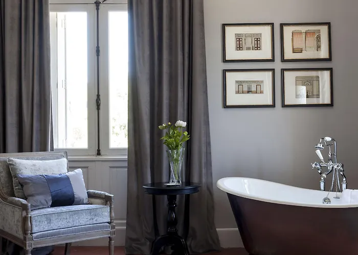 Hotel Château St Pierre De Serjac Puissalicon