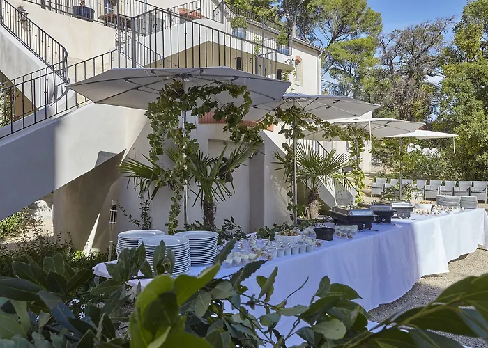 Château St Pierre De Serjac Puissalicon