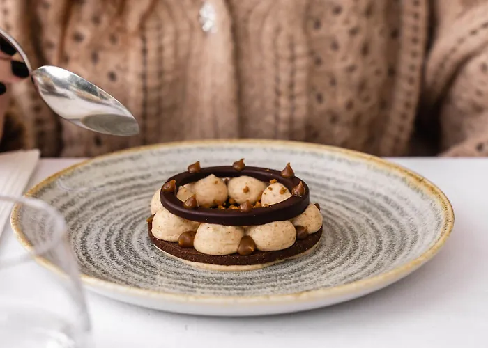 Hotel Château St Pierre De Serjac Puissalicon