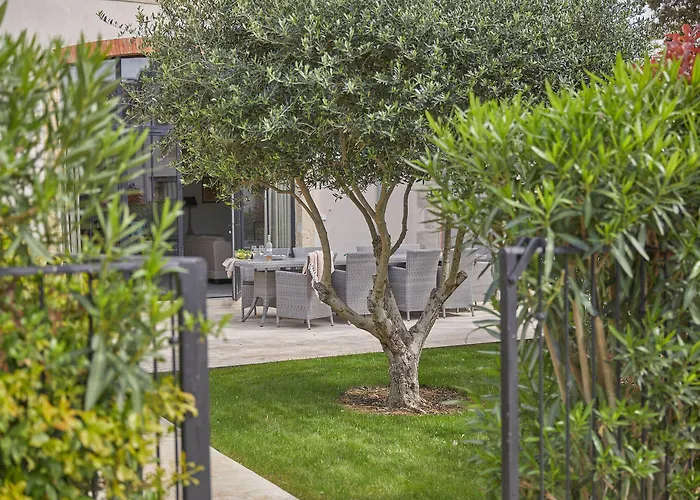 Château St Pierre De Serjac Hotel Puissalicon