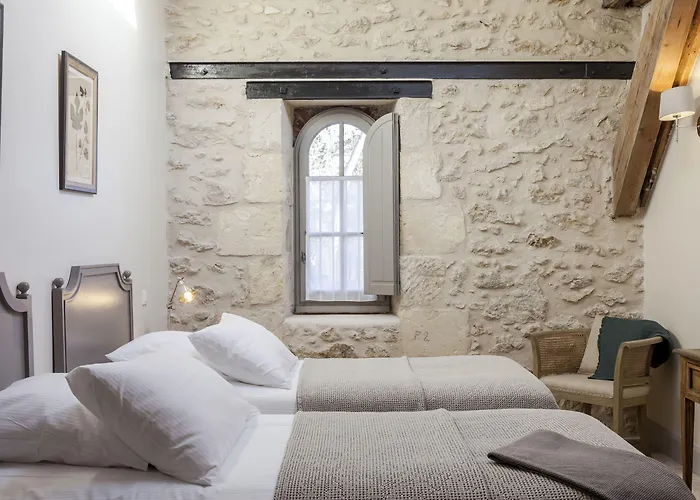 Château St Pierre De Serjac 4* Puissalicon