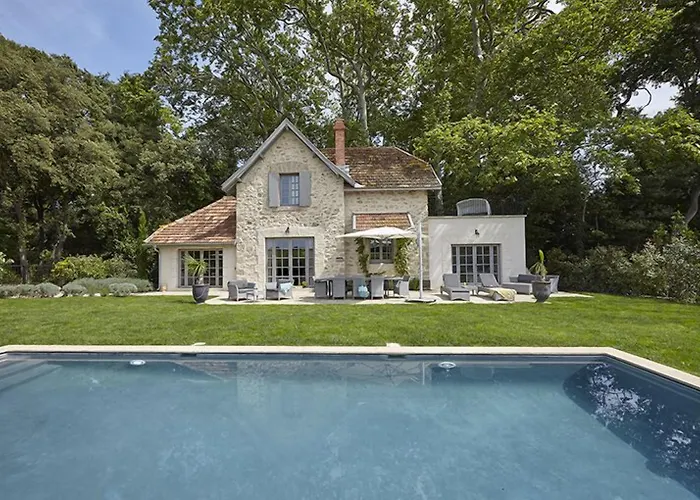 Château St Pierre De Serjac 4*